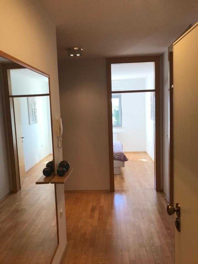 Apartment Angela With Private Garage Slot Pula Exterior photo